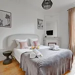 Tbs 319 - Superb Apartment With Eiffel Tower View